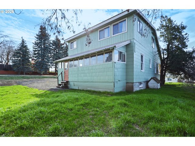 923 FULTON St, Wasco, OR 97065