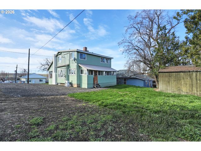 923 FULTON St, Wasco, OR 97065