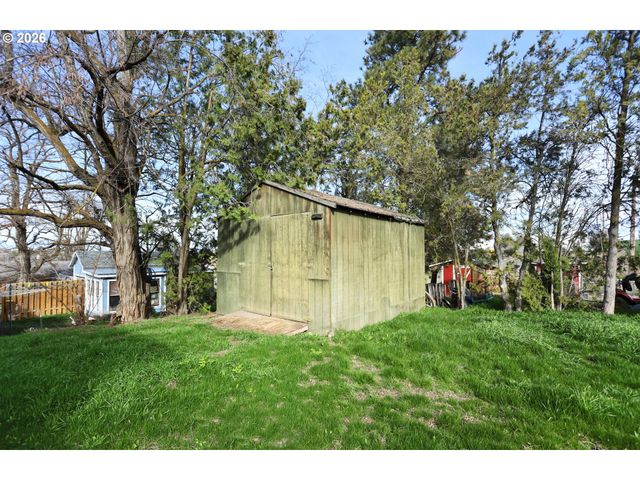 923 FULTON St, Wasco, OR 97065