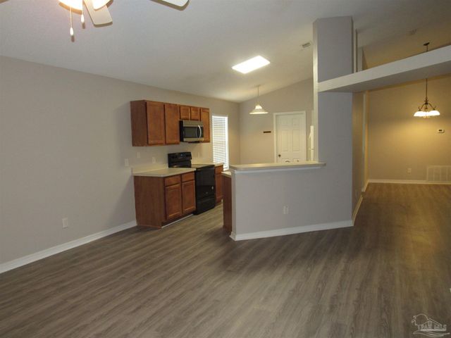 608 Saleta St, Pensacola, FL 32534