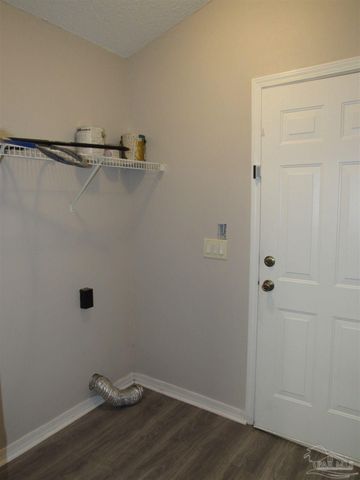 608 Saleta St, Pensacola, FL 32534