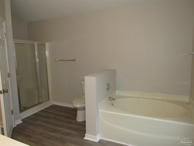 608 Saleta St, Pensacola, FL 32534