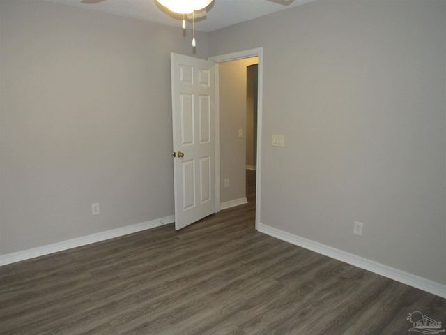 608 Saleta St, Pensacola, FL 32534