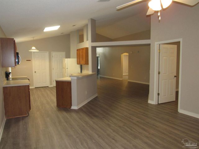 608 Saleta St, Pensacola, FL 32534