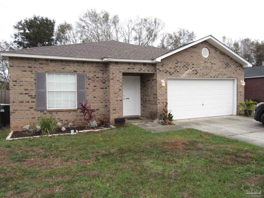 608 Saleta St, Pensacola, FL 32534