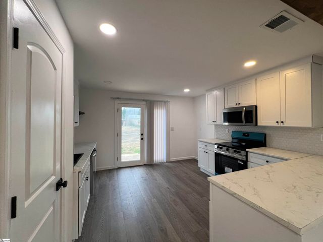 1 Hawthrone Street, Honea Path, SC 29654