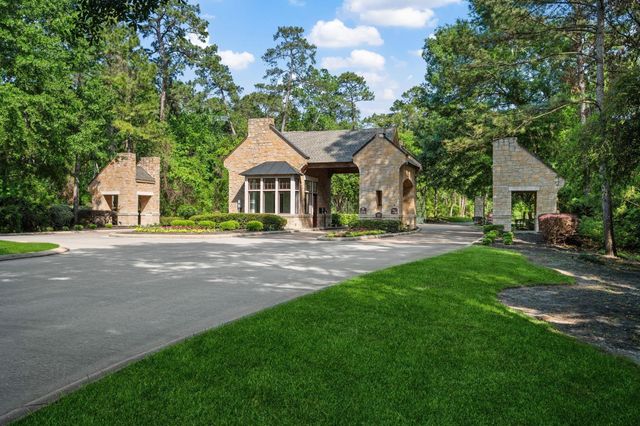 3303 N Cotswold Manor Drive, Kingwood, TX 77339