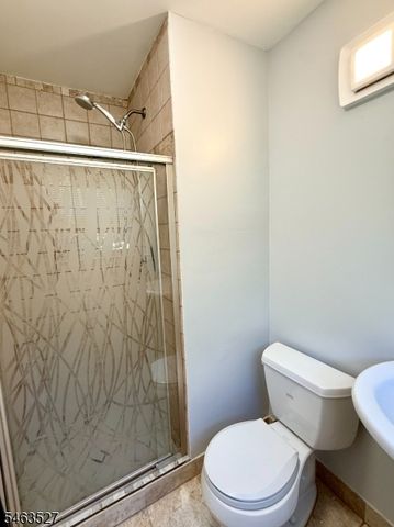 44 Drake Rd, Franklin Twp., NJ 08873