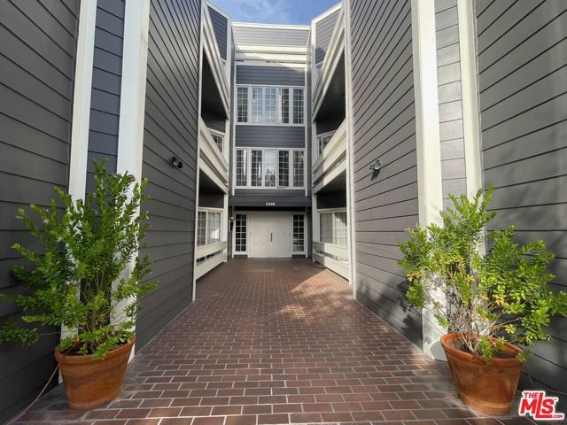 1840 Veteran Avenue 106, Los Angeles, CA 90025