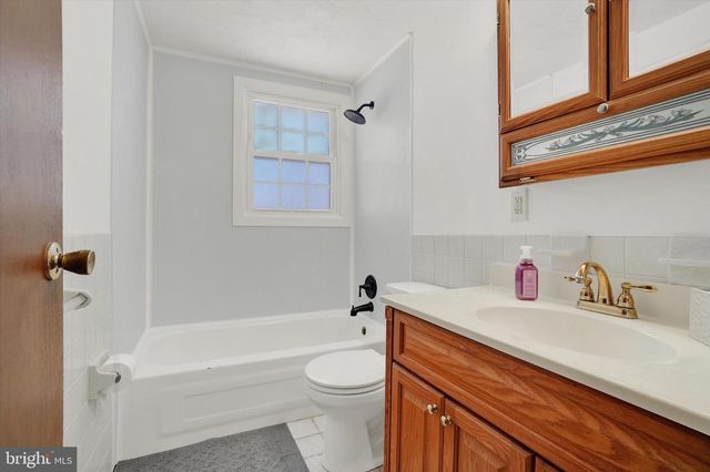 2209 CEDAR RD, York, PA 17408