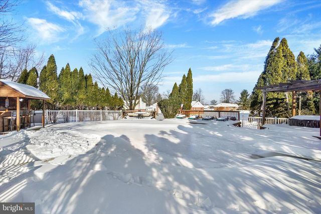 2209 CEDAR RD, York, PA 17408