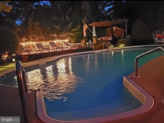 2209 CEDAR RD, York, PA 17408