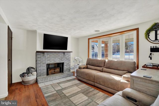 2209 CEDAR RD, York, PA 17408