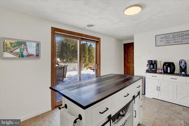 2209 CEDAR RD, York, PA 17408