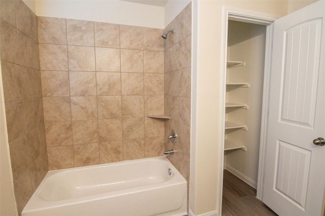 965 Misty Run Court, La Marque, TX 77568