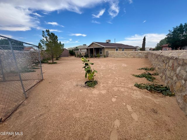 14475 Laureen Zelt Court, Horizon City, TX 79928