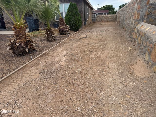 14475 Laureen Zelt Court, Horizon City, TX 79928