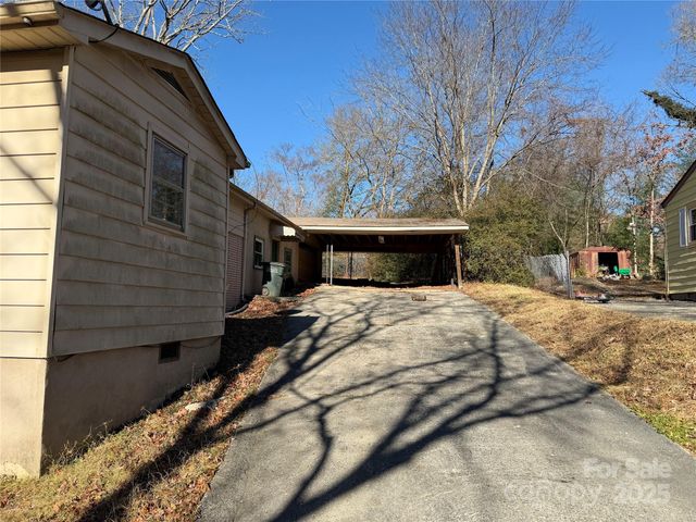 1424 W Mauney Avenue, Gastonia, NC 28052