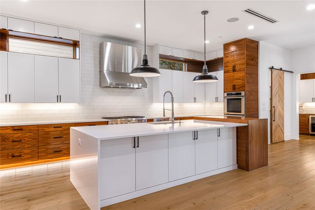 3233 Northwest Parkway, University Park, TX 75225