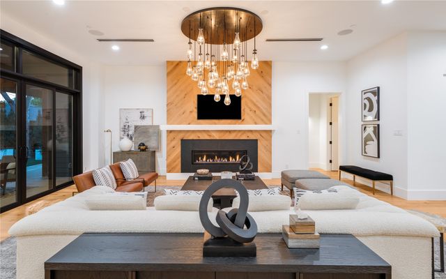 3233 Northwest Parkway, University Park, TX 75225