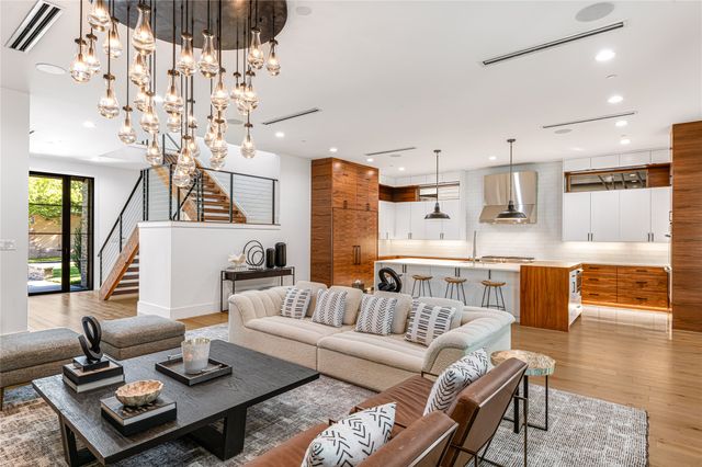 3233 Northwest Parkway, University Park, TX 75225