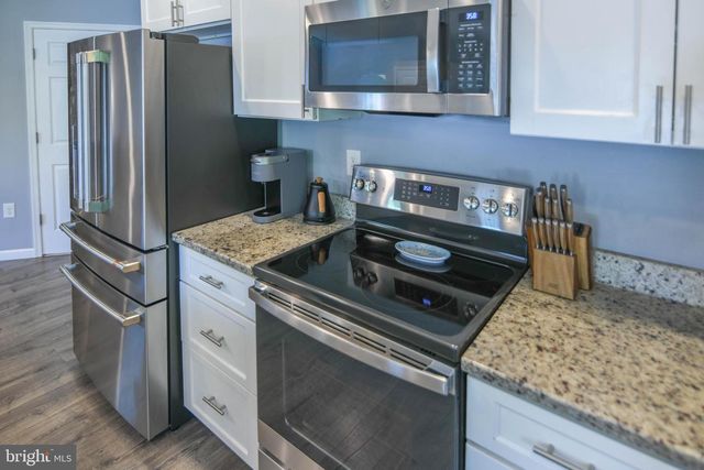 8203 FOREST GLEN DR, Pasadena, MD 21122