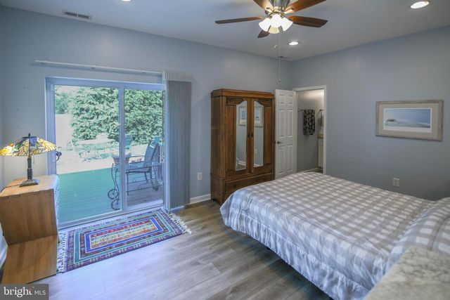 8203 FOREST GLEN DR, Pasadena, MD 21122