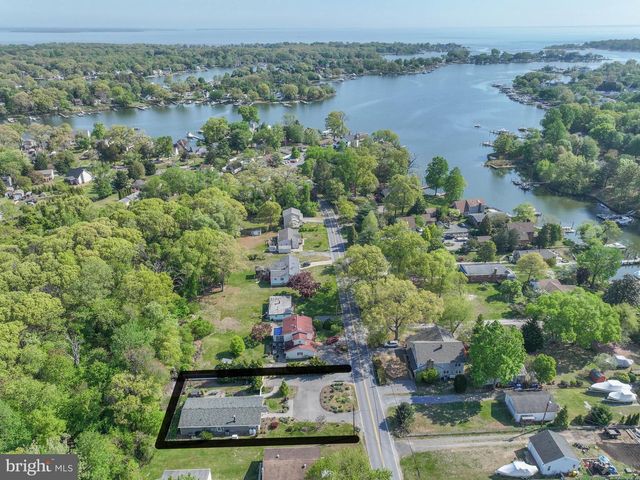 8203 FOREST GLEN DR, Pasadena, MD 21122