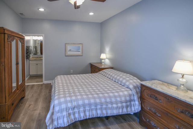 8203 FOREST GLEN DR, Pasadena, MD 21122