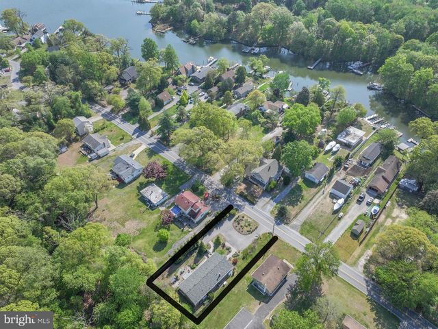 8203 FOREST GLEN DR, Pasadena, MD 21122