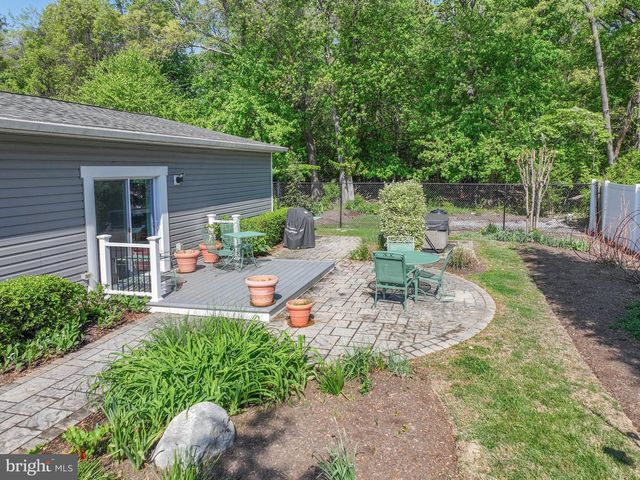 8203 FOREST GLEN DR, Pasadena, MD 21122