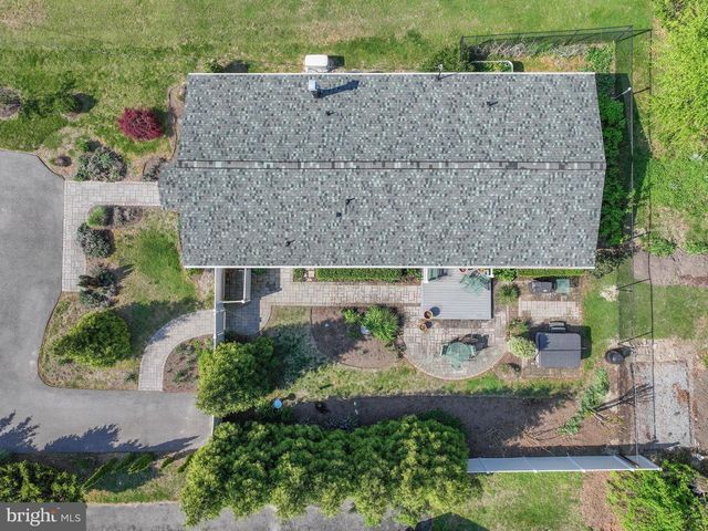 8203 FOREST GLEN DR, Pasadena, MD 21122