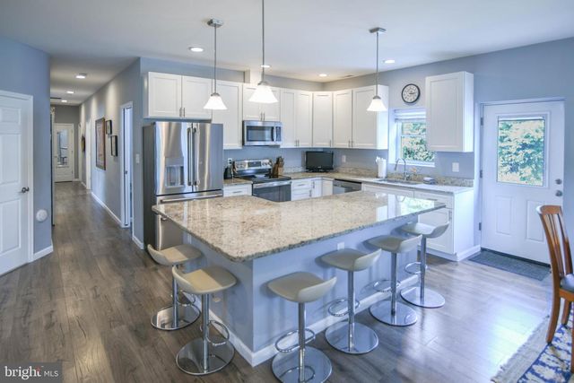8203 FOREST GLEN DR, Pasadena, MD 21122