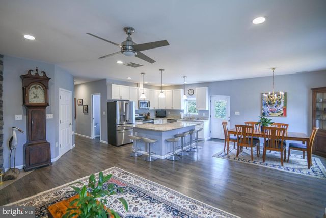 8203 FOREST GLEN DR, Pasadena, MD 21122