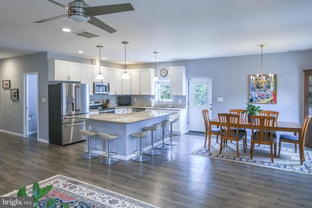 8203 FOREST GLEN DR, Pasadena, MD 21122