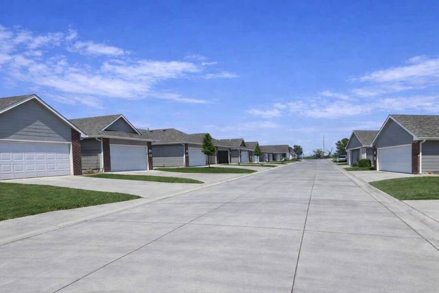 5418-5420 N Colburn Street, Bel Aire, KS 67220