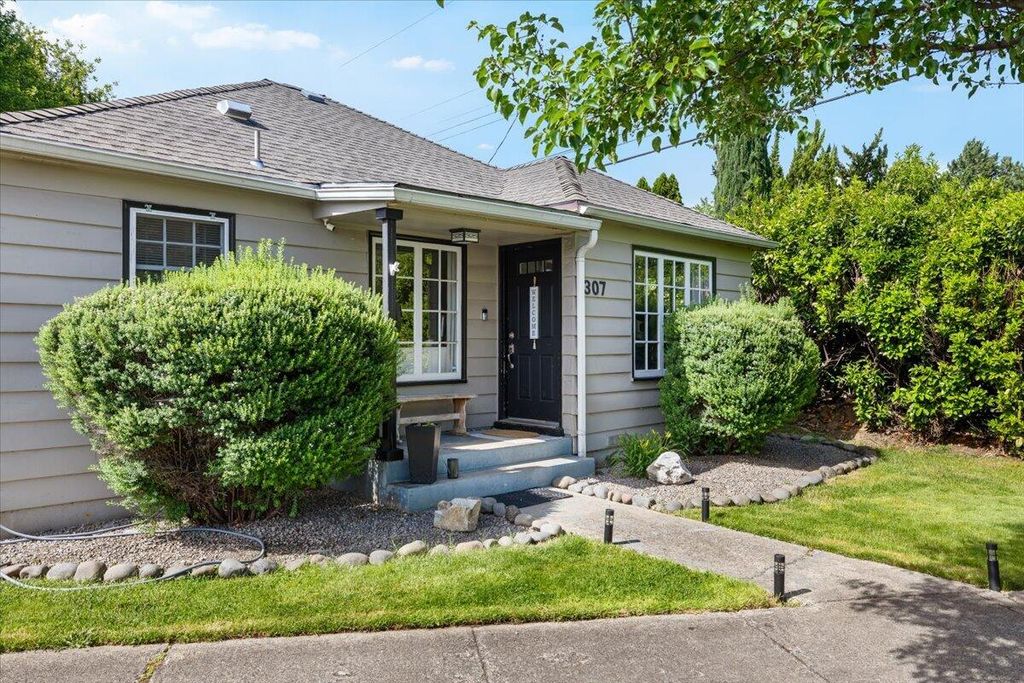 307 Monroe Street, Medford, OR 97501