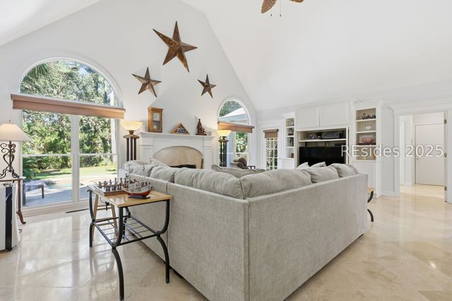 49 Widewater Rd, Hilton Head Island, SC 29926