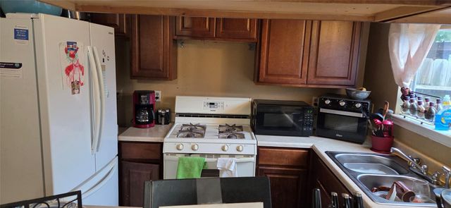 1859 Country Village Boulevard A, Humble, TX 77338