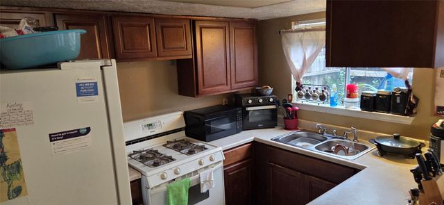 1859 Country Village Boulevard A, Humble, TX 77338