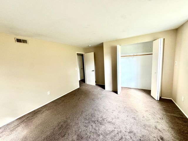 2001 Yellowstone Trail, Brooklyn Park, MN 55444