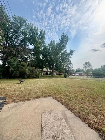 2001 Yellowstone Trail, Brooklyn Park, MN 55444