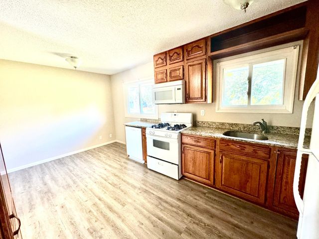 2001 Yellowstone Trail, Brooklyn Park, MN 55444