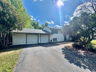 2001 Yellowstone Trail, Brooklyn Park, MN 55444