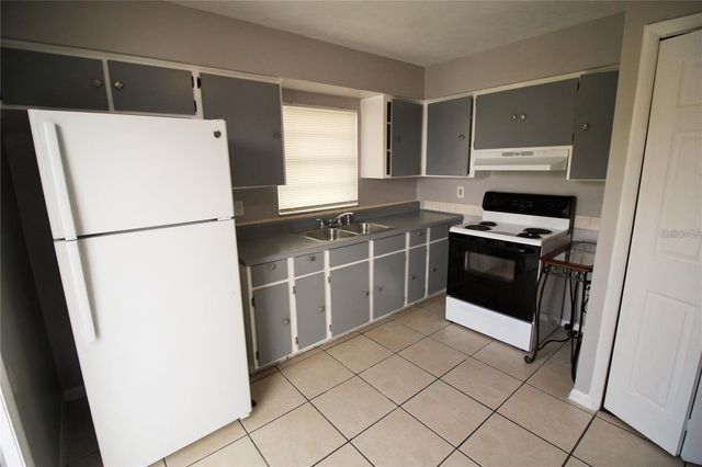 9418 N 50TH STREET B, Tampa, FL 33617