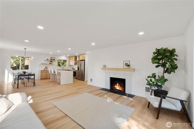 13022 15th Avenue SW, Burien, WA 98146