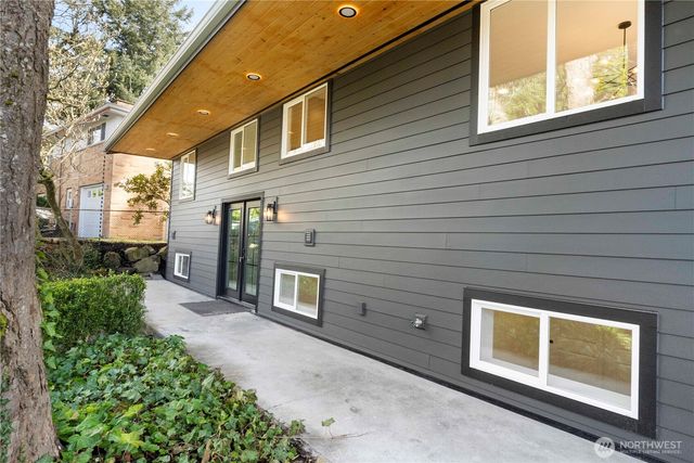 13022 15th Avenue SW, Burien, WA 98146