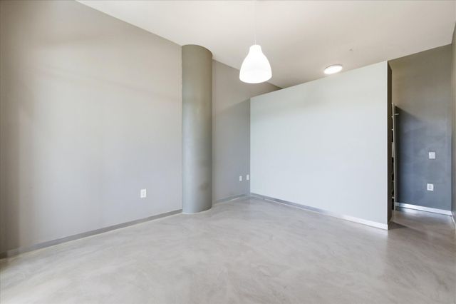 5601 Smetana Drive 407, Hopkins, MN 55343
