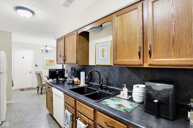 2206 Emily Drive, Indianapolis, IN 46260