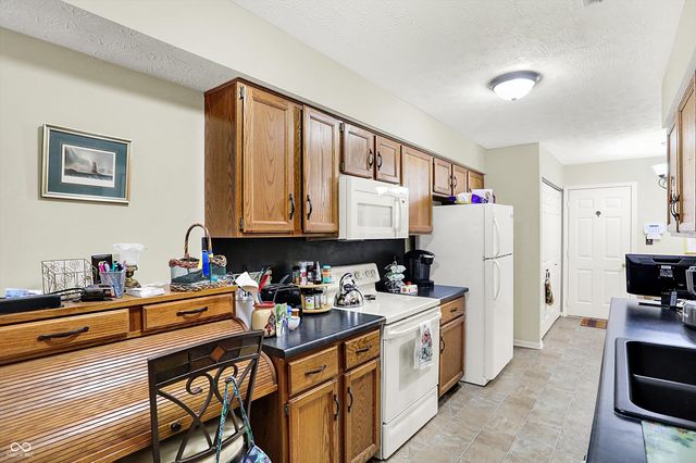 2206 Emily Drive, Indianapolis, IN 46260